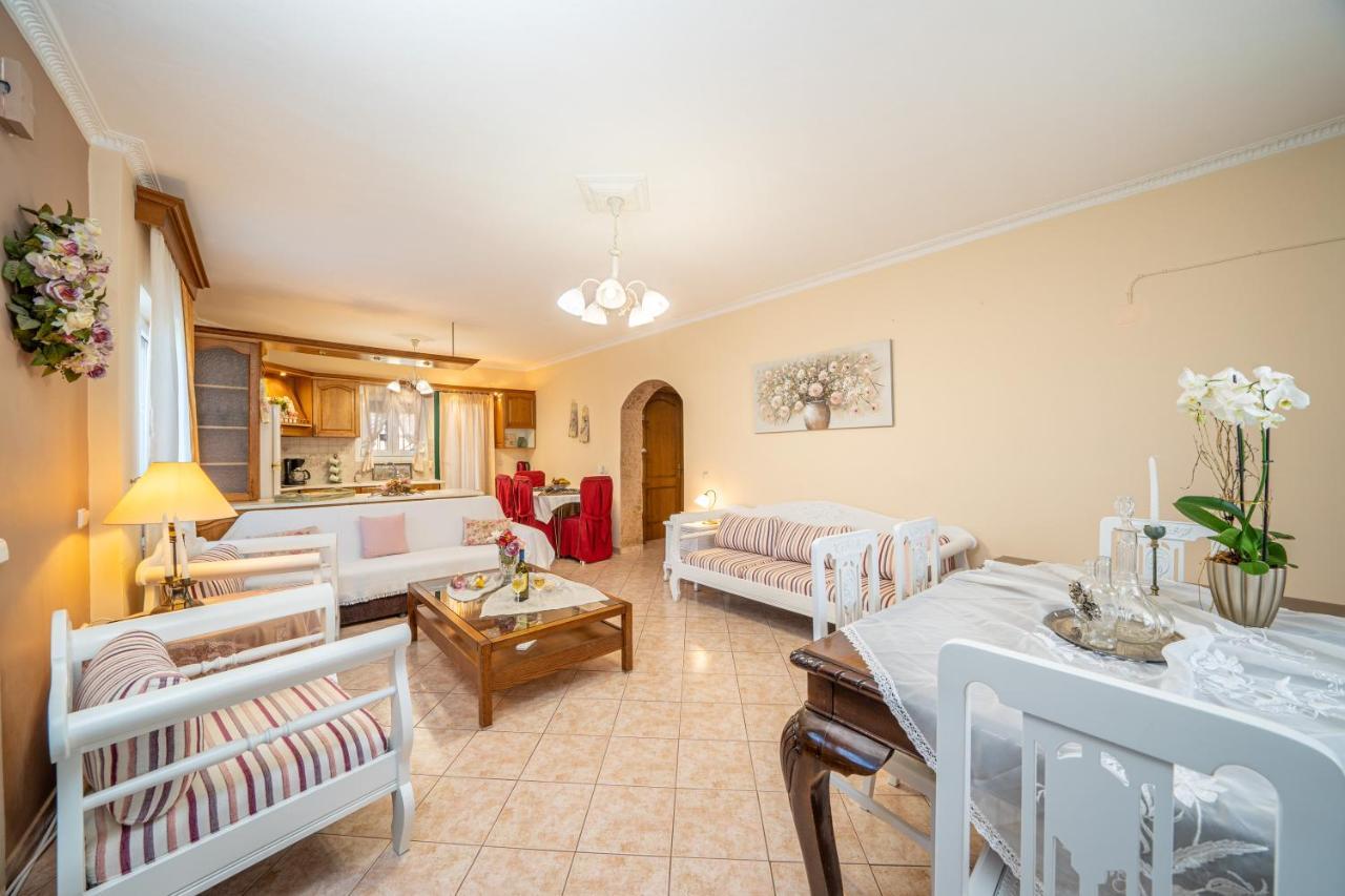 Artemis Superb 2 Bedroom Apartment 700 M Away From The Beach Minia エクステリア 写真