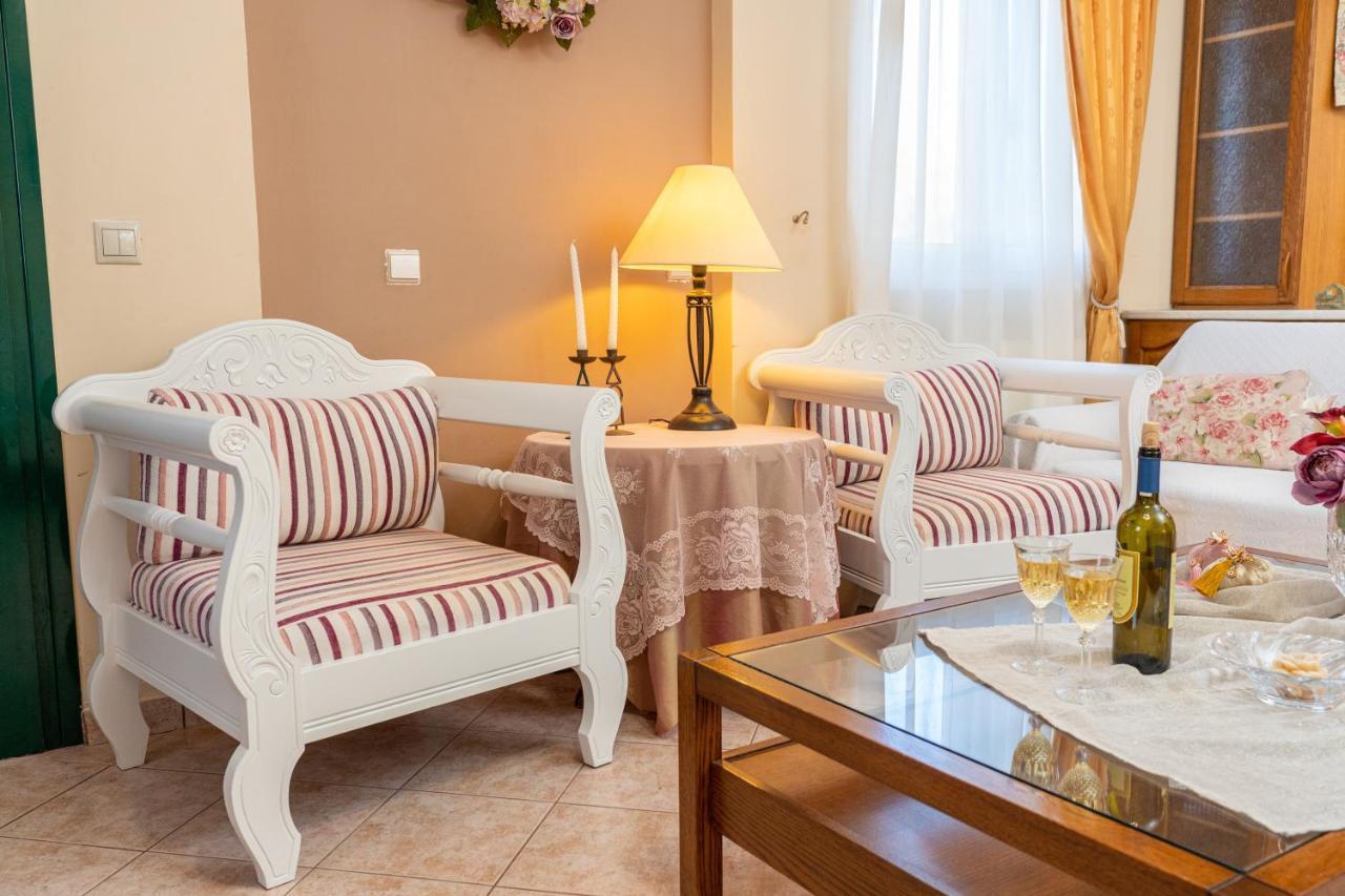 Artemis Superb 2 Bedroom Apartment 700 M Away From The Beach Minia エクステリア 写真