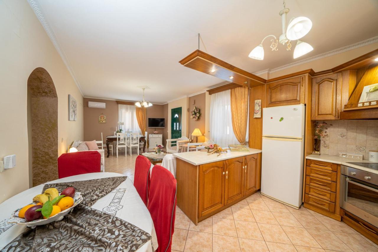 Artemis Superb 2 Bedroom Apartment 700 M Away From The Beach Minia エクステリア 写真