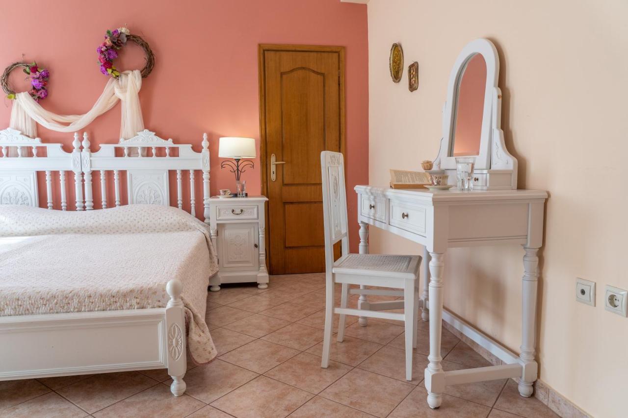 Artemis Superb 2 Bedroom Apartment 700 M Away From The Beach Minia エクステリア 写真